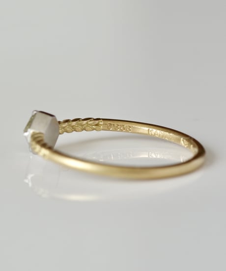 One of a kind / Diamond Ring ＜K18YG,PT950＞ - R358C