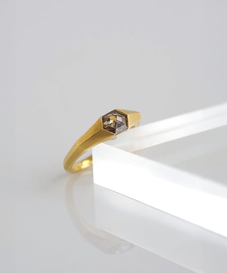One of kind / Natural color Diamond ring ＜K18YG＞ - R670YG