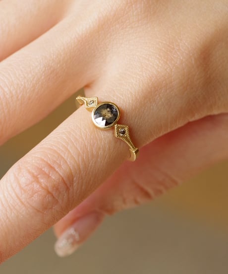 One of kind / Natural Diamond Ring ＜K18YG＞ -  R575YG