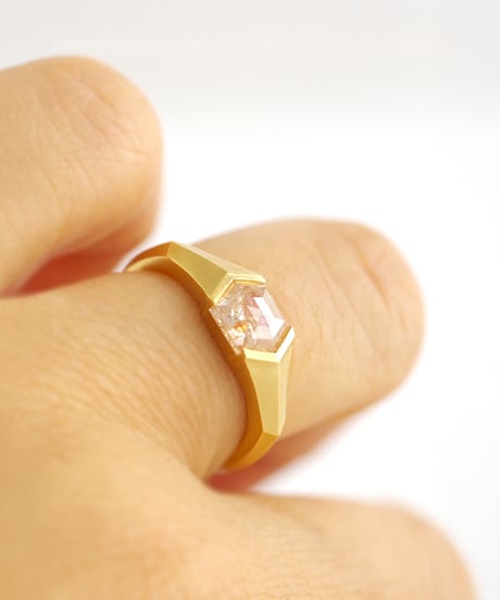 One of kind / Natural color Diamond ring ＜K18YG＞ - R1140YG