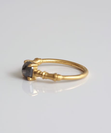 One of kind / Natural Diamond Ring ＜K18YG＞ - R1053YG
