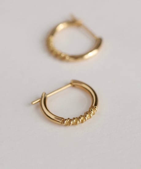 Twist Earrings - circle ＜K18YG＞