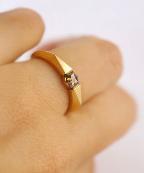 One of kind / Natural color Diamond ring ＜K18YG＞ - R451YG
