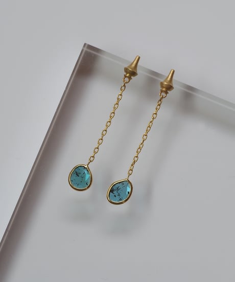 One of a kind / Slice DIAMOND earrings ＜K18YG＞