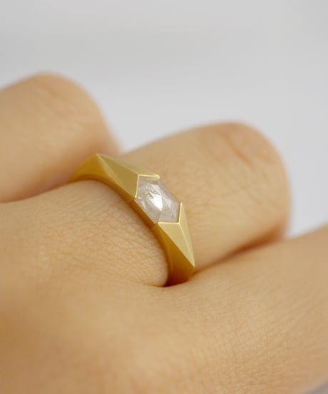 One of kind / Natural color Diamond ring ＜K18YG＞ - R493YG