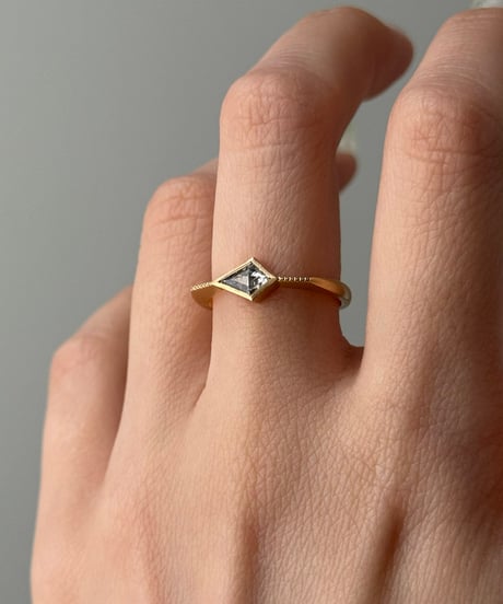 One of kind / Natural Diamond Ring ＜K18YG＞ - R526YG