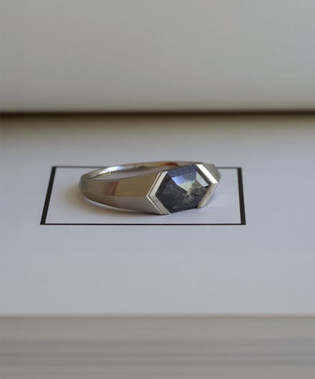 CATEGORY Black | KANOE