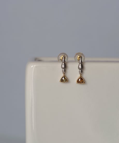 One of a kind / Natural DIAMOND earrings ＜K18YG＞ - ESDPTYG/TRI