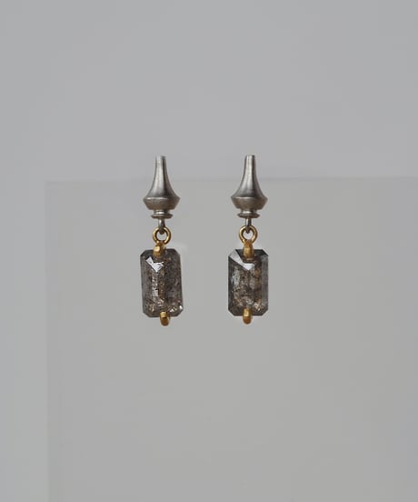 One of a kind / Natural DIAMOND earrings ＜Pt/K18YG＞ - SD-E685PTYG