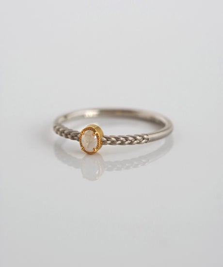 One of kind /  FANCY White Diamond ring【CGL】＜Pt/K18＞ - R106YG/FW