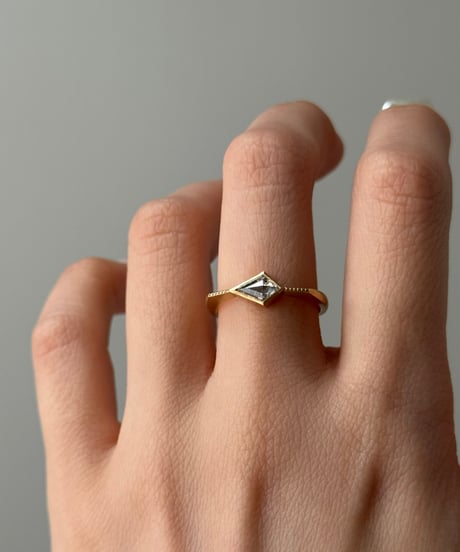 One of kind / Natural Diamond Ring ＜K18YG＞ - R526YG