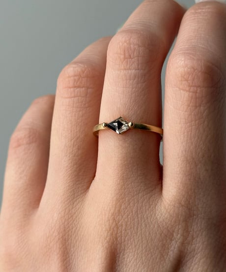 One of kind / Natural Diamond Ring ＜K18YG＞ - R521YG