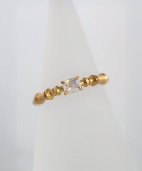 One of kind /  FANCY White Diamond ring 【GIA】＜K18YG＞ - R270YG/FW