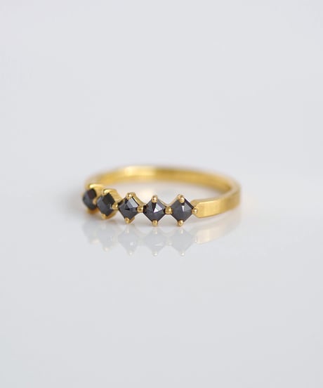One of kind / Black Diamond ring ＜K18YG＞ - R587YG