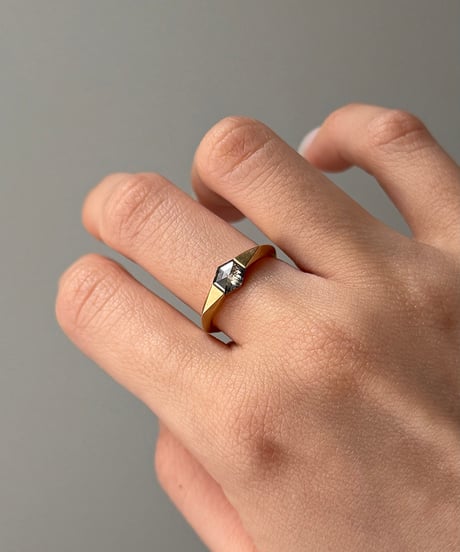 One of kind / Natural Diamond Ring ＜K18YG＞ - R465YG