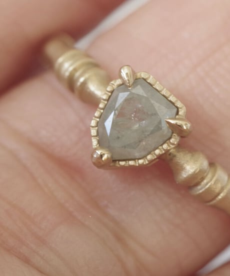 One of a kind / Diamond Ring ＜K18YG＞ - R621C