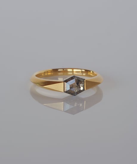 One of kind / Natural Diamond Ring ＜K18YG＞ - R465YG