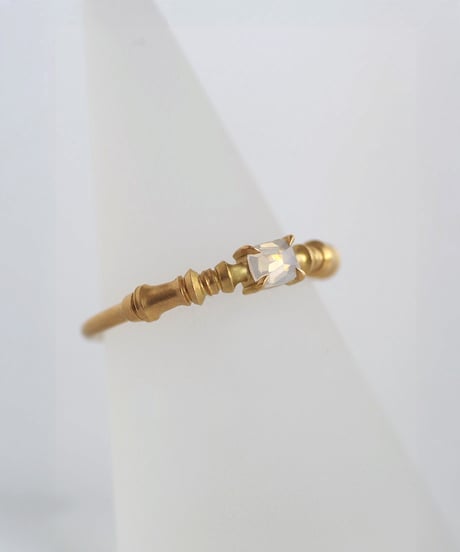One of kind /  FANCY White Diamond ring 【GIA】＜K18YG＞ - R270YG/FW