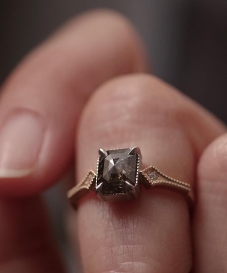 One of kind / Diamond Ring ＜K18YG,Pt900＞ -R1076CYGPT