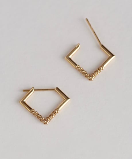 Twist Earrings - square ＜K18YG＞