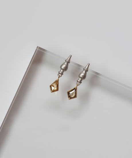 One of a kind / Natural DIAMOND earrings ＜K18YG＞ - ESDPTYG/RMB
