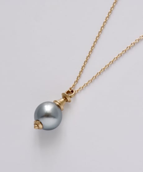 One of a kind / Spindle series longchain pendant in South sea pearl - Bluegray ＜K18YG＞