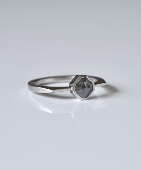 One of kind / Diamond Ring ＜Pt900＞ -R556CPT