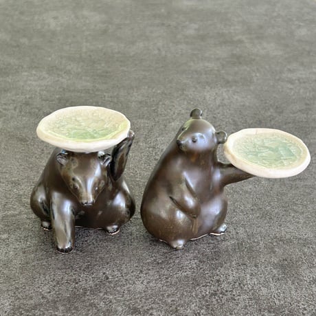 UMESHISO工房 お皿を持った動物たちのオブジェ（大）