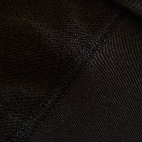 【冬物新登場！】URACHI刺しゅうスウェット〈オキナワシリケンイモリ〉