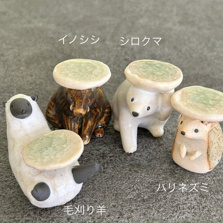 UMESHISO工房 お皿を持った動物たちのオブジェ（小）