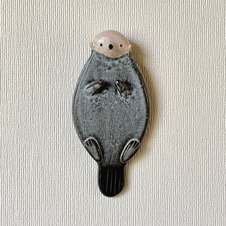 UMESHISO工房 ラッコの壁掛け