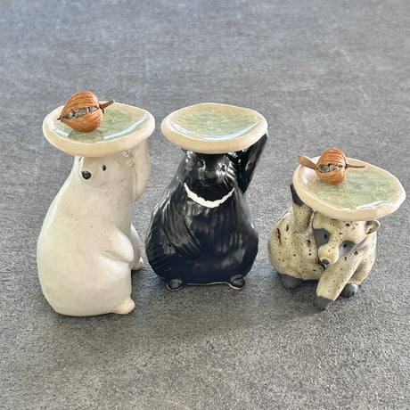 UMESHISO工房 お皿を持った動物たちのオブジェ（大）