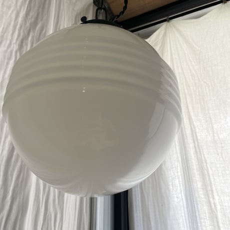 横縞のペンダント照明