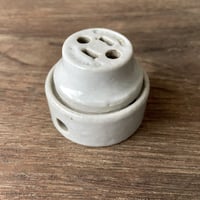陶器製のコンセント