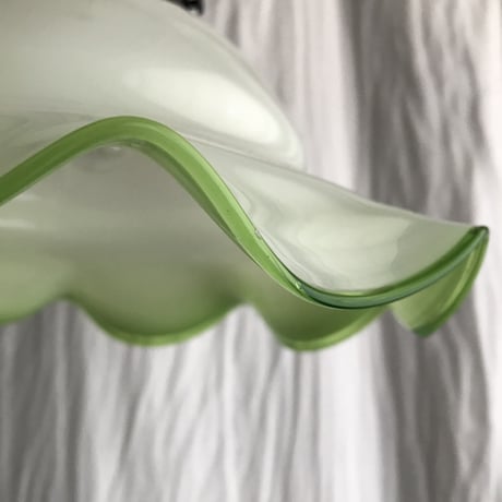 フリルガラスのペンダント照明
