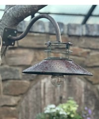 ソーラーライト壁付け