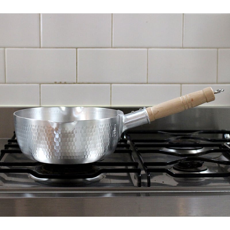 打ち出し厚板雪平鍋 21cm目盛付き | だいどこ道具ツチキリ