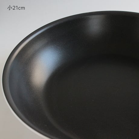 日本製フッ素樹脂加工　アルミフライパン（大24cm）（小21cm）