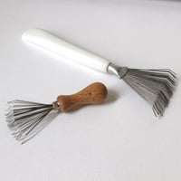 ブラシスクレーバー／おろしがね・すり鉢用スクレーパー