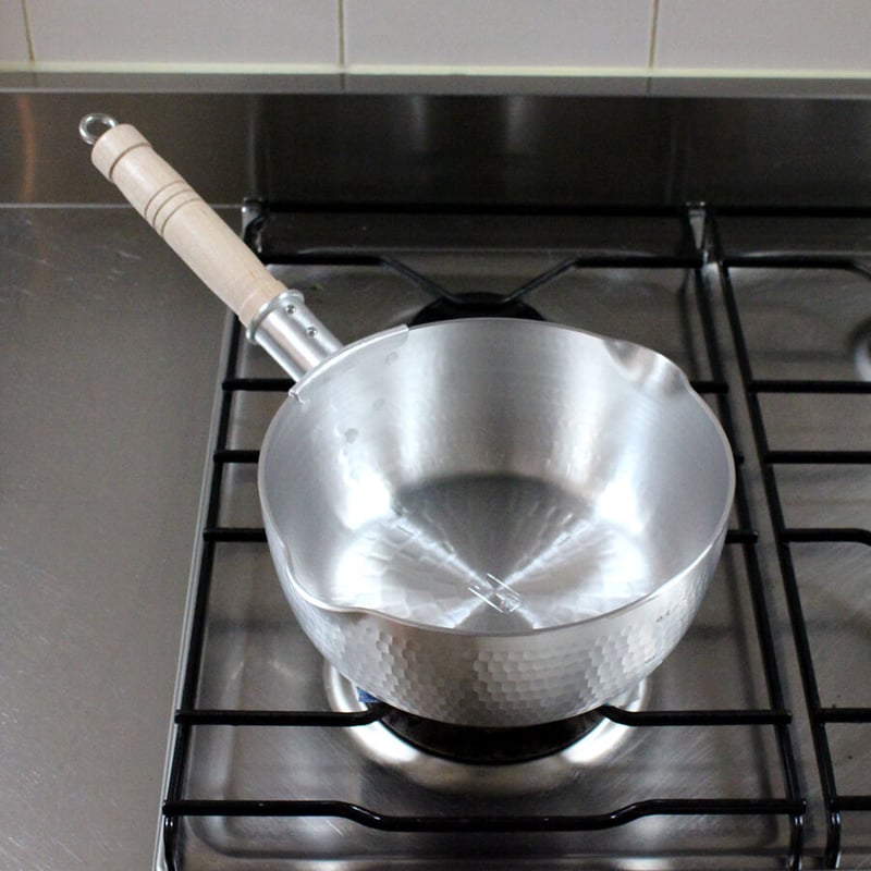 打ち出し厚板雪平鍋 21cm目盛付き | だいどこ道具ツチキリ