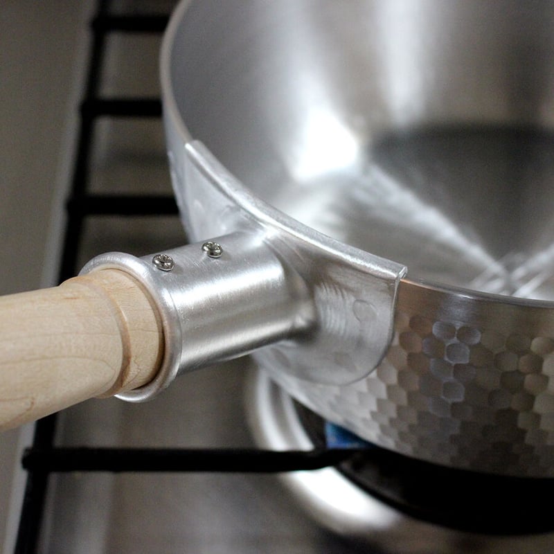 打ち出し厚板雪平鍋 21cm目盛付き | だいどこ道具ツチキリ