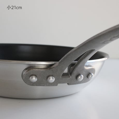 日本製フッ素樹脂加工　アルミフライパン（大24cm）（小21cm）