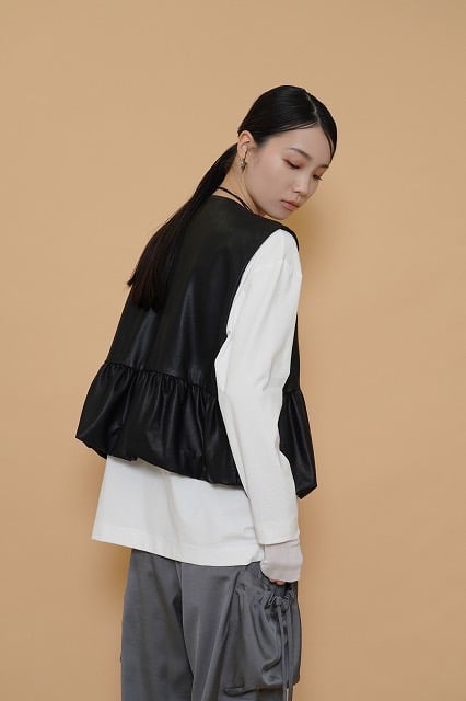 CYAN TOKYO ヴｨーガンレザーバルーンギャザーベスト（504374） | diamo