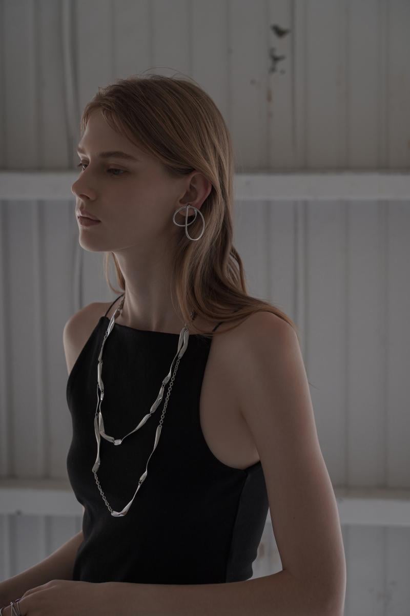 Sea'ds Mara Graphical Overlap pierce (single) (