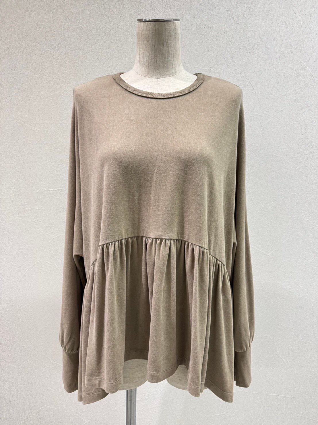 CYANtokyo ラウンドギャザーウォームドルマンTOPS(504380) | diamo