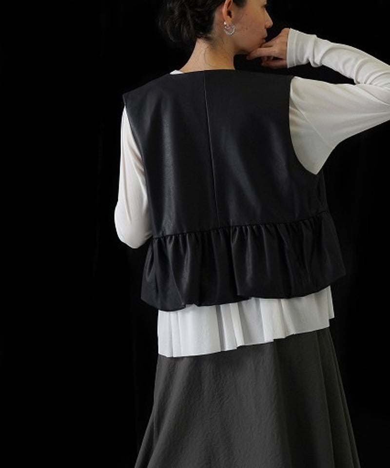 新作 30%off★CYAN TOKYO ヴィーガンレザーバルーンギャザーベスト 新作 30%off☆CYAN TOKYO ヴィーガンレザーバルーンギャザー