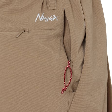 <NANGA> ドットエア® コンフィー タック テーパードパンツ