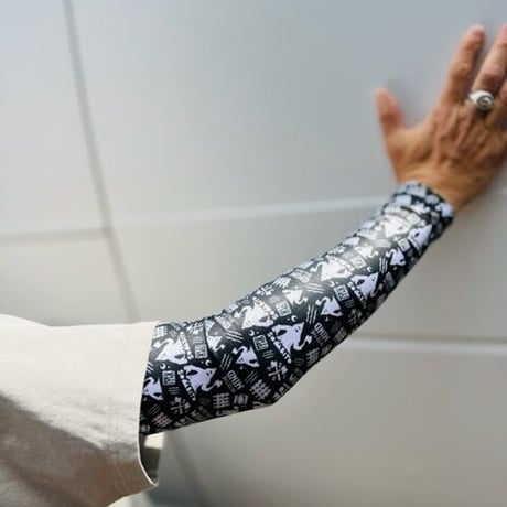 < SomAbito> ARM COVER