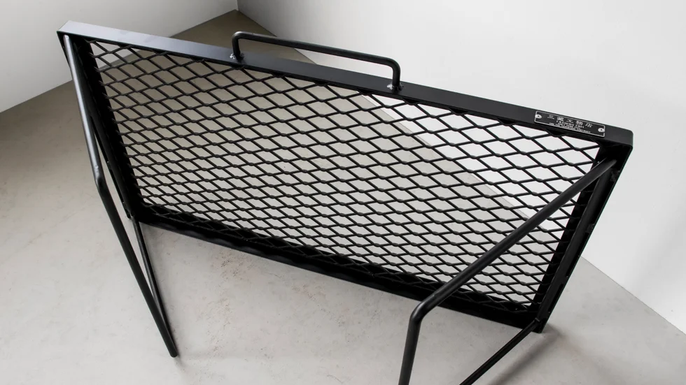 お*つ様 サンゾー工務店　アイアンテーブル IRON TABLE_サンゾー工務店 | FIKA