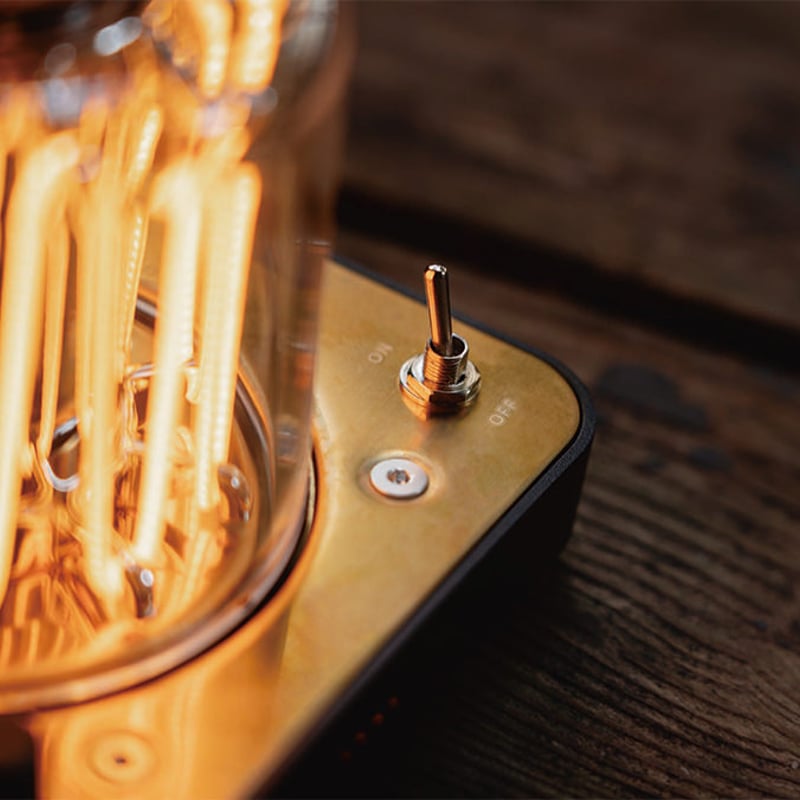 ライト・ランタン Barebones Block Tower Lantern Amazon.co.jp: Barebones Block Tower Lantern - 調光可能な充電式LED